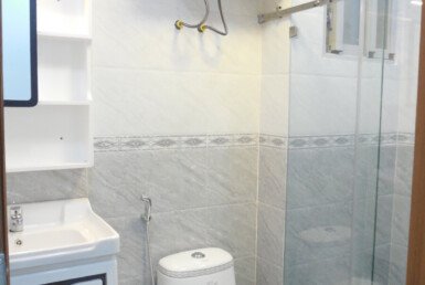toilet-can-ho-ban