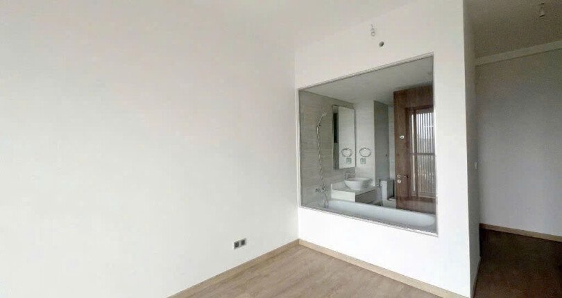 toilet phong ngu chinh 810x430 - Giá mua bán căn hộ 3pn view sông chưng cư The Signature m7 Phú Mỹ Hưng T10/20225