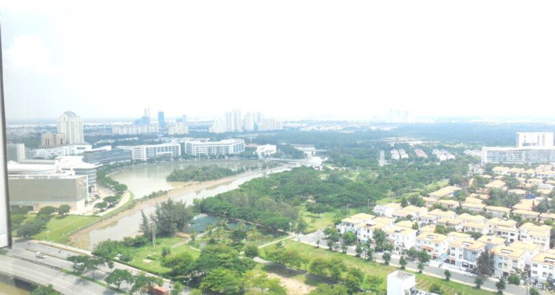 view can ho lien ke ho ban nguyet 810x430 - Giá mua bán căn hộ 3pn - 135m2 tòa A chung cư Happy Valley phường Tân Hưng T10/2025