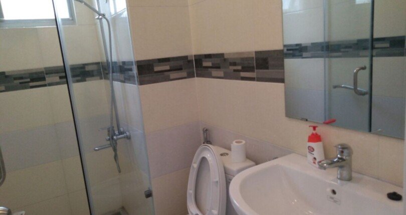 wc can ho ban 810x430 - Bán căn hộ 77m2 chung cư Scenic Valley 1, giá 7.4 tỷ, nội thất đầy đủ, nhà đang trống xem nhà dễ.