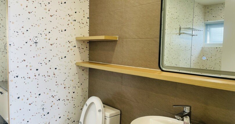 wc can ho can ban 810x430 - Bán căn hộ chung cư Grand View, 118m2, 03pn, giá 11 tỷ, nội thất đầy đủ, nhà đang có hợp đồng thuê.