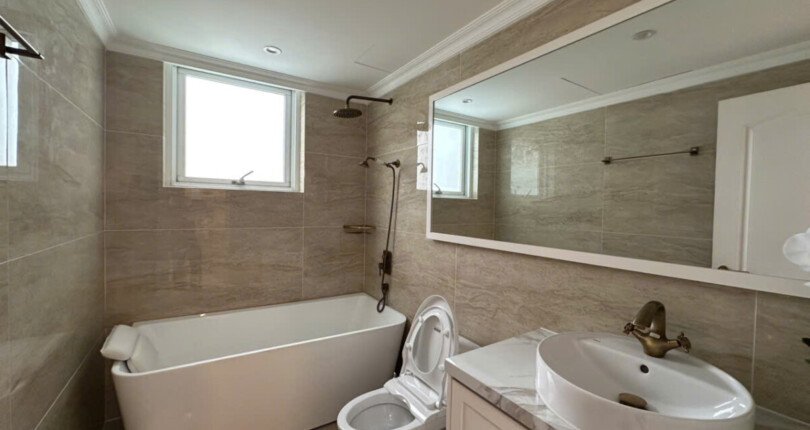 ban can ho riverpark residences 17 810x430 - Bán căn hộ Riverpark Residences. DT 127m2 Nhà đẹp Nội thất mới 100%- thiết kế 3 Phòng-2wc- Giá bán 15 Tỷ