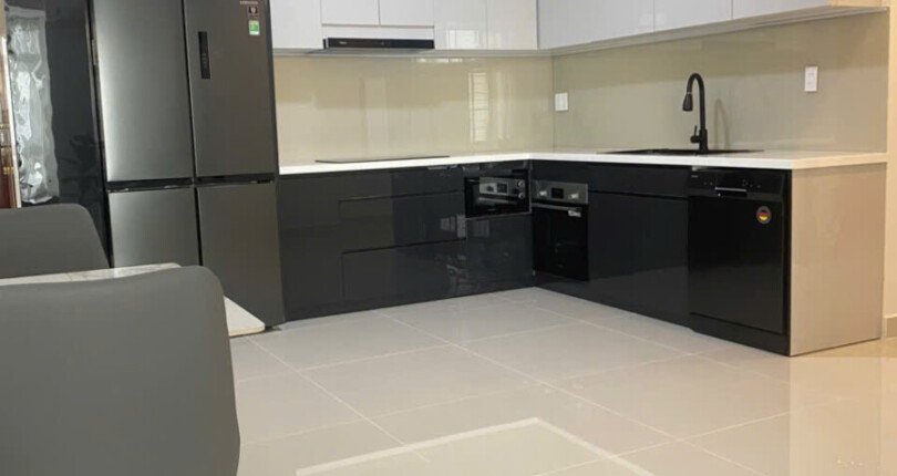 ban can ho sly garden 2 17 810x430 - Giảm giá sâu cho căn hộ Sky Garden 2. DT 88m2 Nội thất mới hoàn toàn- thiết kế 3 Phòng-2wc- Giá còn 6.550 Tỷ