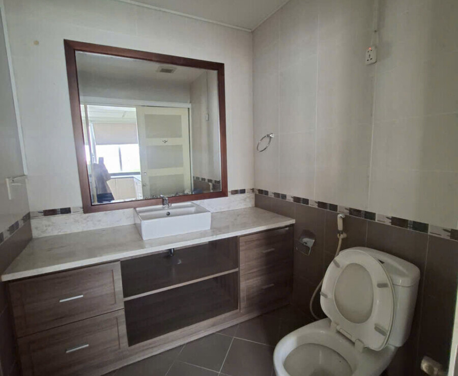 ban can penthouse sky garden 3 9 900x738 - Cần bán căn hộ Penthouse Sky Garden 3. DT 175m2- Có 2 sân. Nhà bán như hiện trạng tiện decor theo ý thích- Giá 9.750 Tỷ