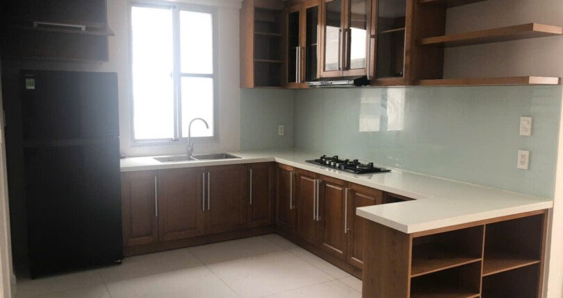 bep can ho ban 20 810x430 - Bán căn hộ 82m2, chung cư Scenic Valley 2, 02pn, giá 7.6 tỷ, nhà đang có hợp đồng thuê.