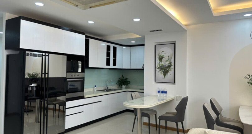 bep can ho ban 23 810x430 - Bán căn hộ 03pn, chung cư Sky Garden 3, diện tích 100m2, nhà đang có hợp đồng thuê 27tr/tháng, giá 8 tỷ.