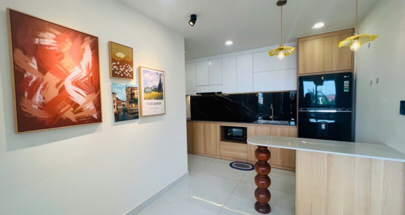 bep can ho ban 810x430 - Bán căn hộ chung cư Grand View, 118m2, 03pn, giá 11,2 tỷ, nội thất đầy đủ, nhà đang có hợp đồng thuê.