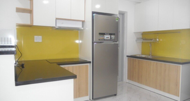 bep can ho cho thue 6 810x430 - Cho thuê căn hộ 80m2, 02pn, chung cư Scenic Valley 1, giá 20tr/tháng, nội thất đầy đủ.