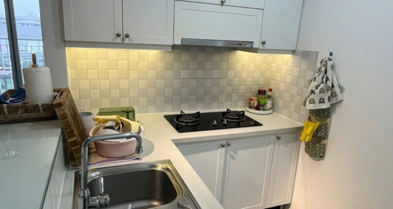 bep can ho cho thue 810x430 - Cho thuê căn hộ chung cư Scenic Valley 1, 71m2, 02pn, giá 18tr/tháng, đầy đủ nội thất, xem nhà dễ.