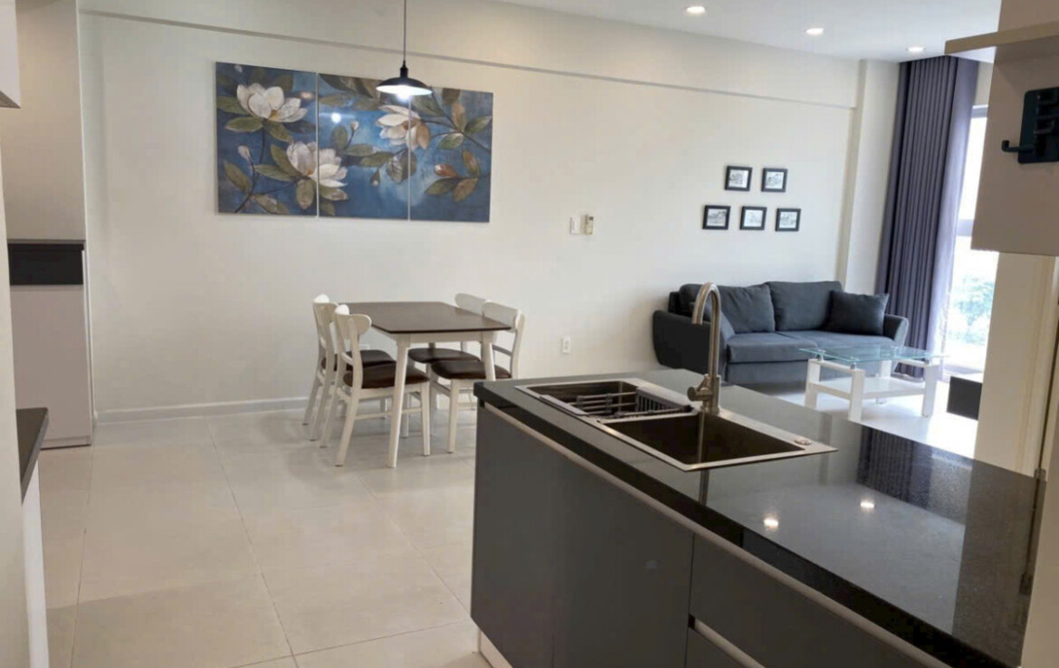 bep va phong an rong rai 1170x738 - Giá mua bán căn hộ 2pn tòa A chung cư Scenic Valley 2 phường Tân Mỹ T11/2025