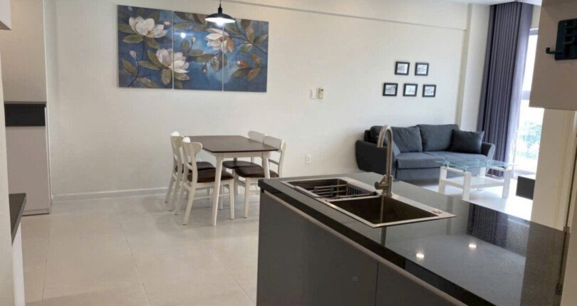 bep va phong an rong rai 810x430 - Giá mua bán căn hộ 2pn tòa A chung cư Scenic Valley 2 phường Tân Mỹ T11/2025