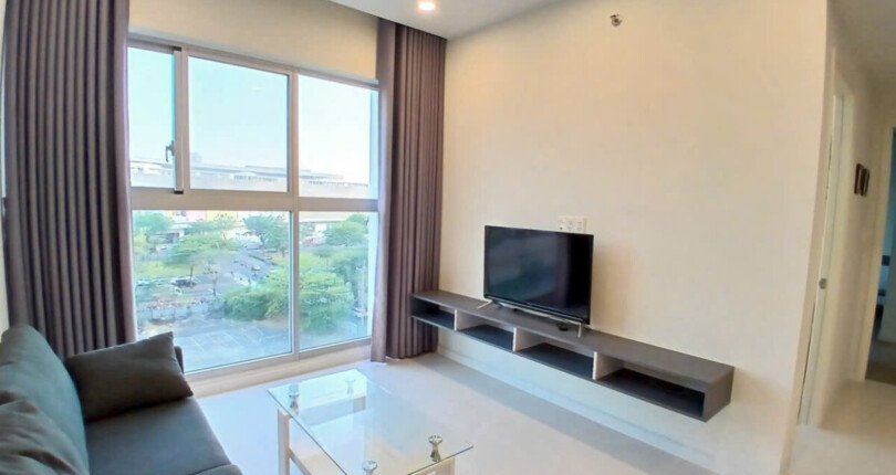 can canh phong khach can ho ban 5 810x430 - Giá mua bán căn hộ 2pn tòa A chung cư Scenic Valley 2 phường Tân Mỹ T11/2025