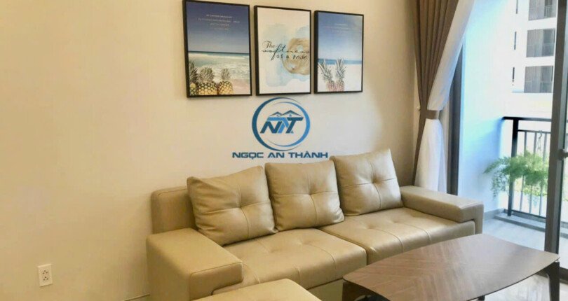 can canh phong khach can ho ban 6 810x430 - Giá mua bán căn hộ 2pn tòa B chung cư Saigon South Residences T12/2025
