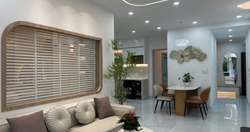 can canh phong khach can ho ban 810x430 - Giá mua bán căn hộ 2pn, căn góc tòa 8A chung cư Sky Garden 3 phường Tân Hưng T11/2025