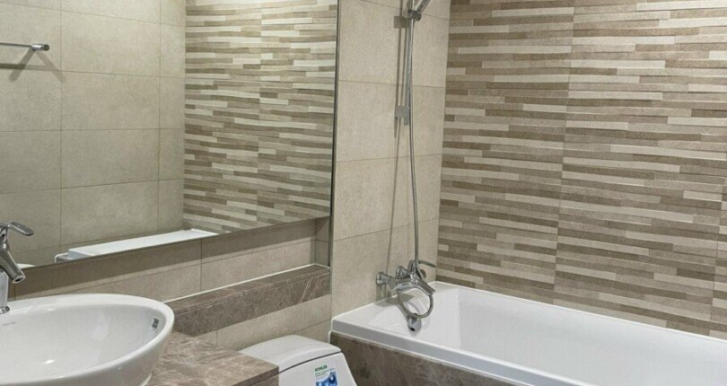 can ho ban co 2 nha tam day du trang thiet bi 810x430 - Giá mua bán căn hộ 3pn tòa A chung cư Urban Hill phường Tân Hưng t11/2025