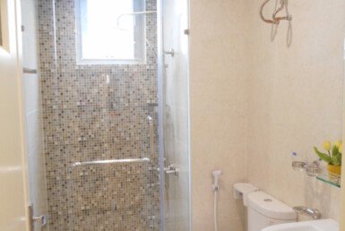 can-ho-co-2-nha-tam-hoan-thien-nhu-hinh