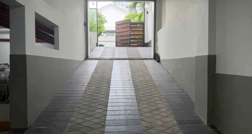 cua ham biet thu ban 810x430 - Giá mua bán nhà Biệt thự nguyên căn Nội khu Nam Thiên 1 phường Tân Hưng T11/2025