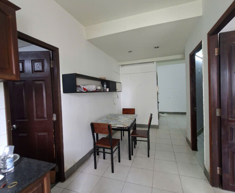 gen h z7241433179477 5ff7877e721dbd7a8a300147e9bab075 900x738 - Bán nhanh căn hộ Hưng Vượng 3. Giá đầu tư chỉ 3.990 Tỷ chốt nhanh trong tuần. Nhà cũ tiện decor- DT 60m2-2 phòng-1wc