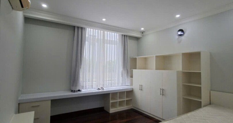 gen h z7243064430254 436e3b8ea1969ac73d58d0ca4926d9bf 810x430 - Cho thuê biệt thự Nam Thông Phú Mỹ Hưng. DT 300m2 Nhà đẹp- khu vực an ninh, yên tĩnh- 5 Phòng ngủ-4wc có hầm xe. Giá thuê 70 Triệu/Tháng