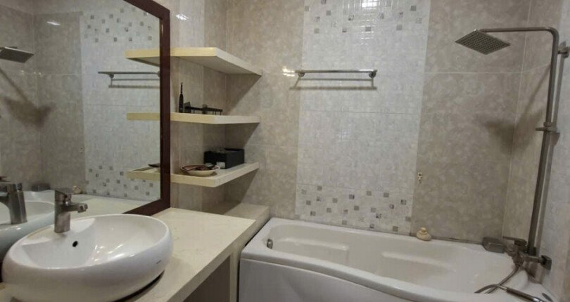 gen h z7243064430278 59cfd93fe457bb3b5b121bad3c1c5c09 810x430 - Cho thuê biệt thự Nam Thông Phú Mỹ Hưng. DT 300m2 Nhà đẹp- khu vực an ninh, yên tĩnh- 5 Phòng ngủ-4wc có hầm xe. Giá thuê 70 Triệu/Tháng