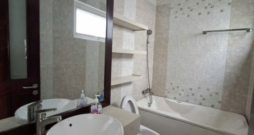 gen h z7243068137679 d4a0353c78189a59ecb08ccd80775723 810x430 - Cho thuê biệt thự Nam Thông Phú Mỹ Hưng. DT 300m2 Nhà đẹp- khu vực an ninh, yên tĩnh- 5 Phòng ngủ-4wc có hầm xe. Giá thuê 70 Triệu/Tháng