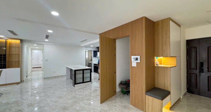 goc phong khach rong rai 810x430 - Giá mua bán căn hộ 3pn chung cư Happy Valley phường Tân Hưng T12/2025