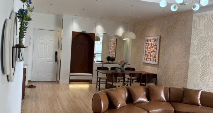 goc phong khach sang trong 810x430 - Giá mua bán căn hộ 3pn chung cư Green View phường Tân Mỹ T11/2025