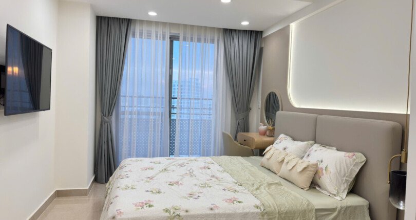hinh anh phong ngu can ho can ban 810x430 - Bán căn hộ 133m2, chung cư Scenic Valley 1, 03pn, giá 14.5 tỷ + 12m ô đậu xe ô tô, nhà đang trống.
