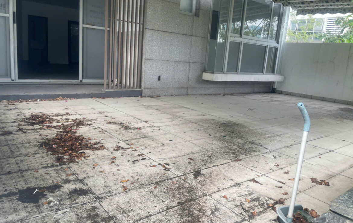 hinh anh san vuon can ho ban 1170x738 - Giá mua bán căn hộ tầng trệt Ground House chung cư Scenic Valley 1 phường Tân Mỹ T11/2025