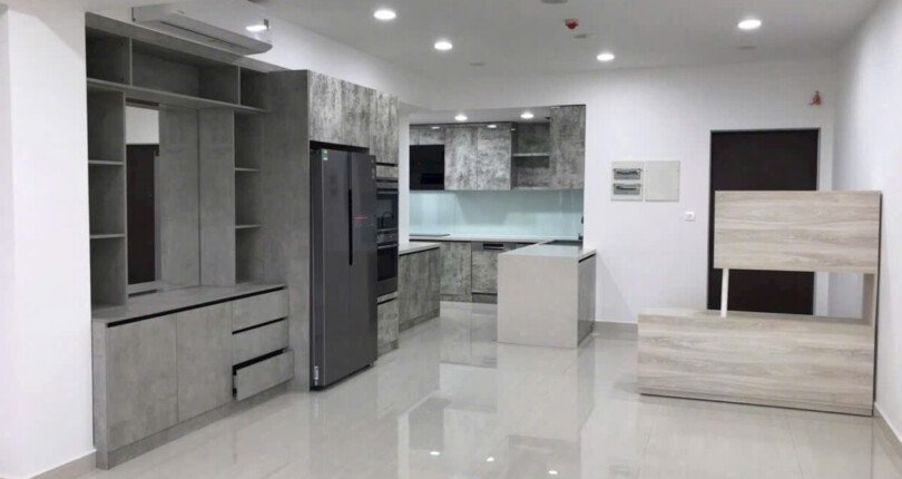 khong gian bep rong rai 14 810x430 - Giá mua bán căn hộ 3pn tòa B view sông chung cư Riverpark Premier phường Tân Hưng T11/2025