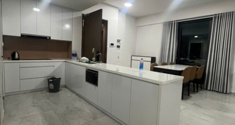 khong gian bep rong rai 15 810x430 - Giá mua bán căn hộ 3pn tòa A chung cư Cardinal Court phường Tân Mỹ T11/2025