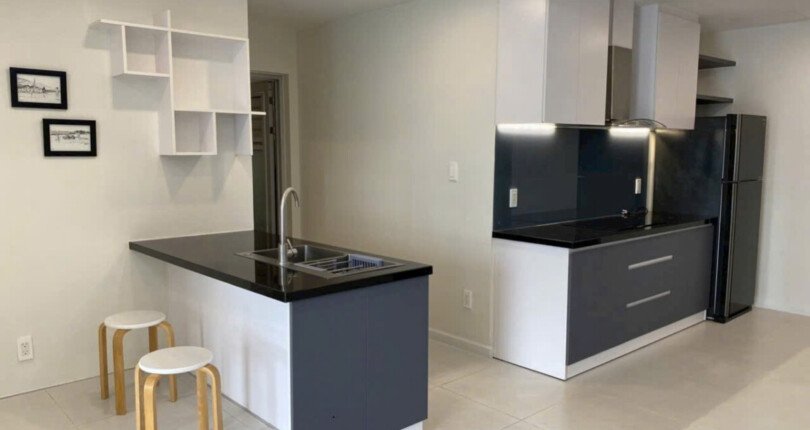 khong gian bep rong rai 17 810x430 - Giá mua bán căn hộ 2pn tòa A chung cư Scenic Valley 2 phường Tân Mỹ T11/2025