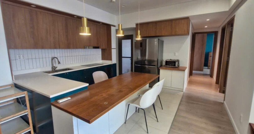 khong gian bep rong rai 19 810x430 - Giá mua bán căn hộ 3pn tòa E chung cư Saigon South Residences t12/2025
