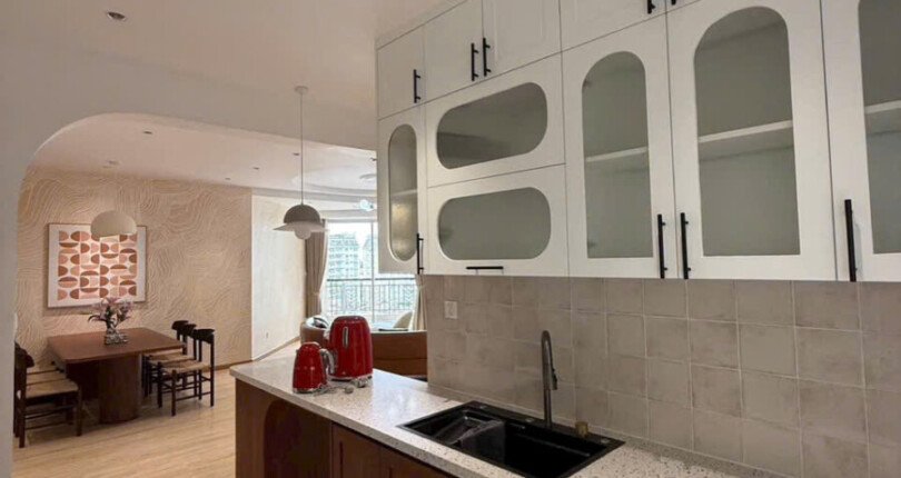 khong gian bep rong rai 3 810x430 - Giá mua bán căn hộ 3pn chung cư Green View phường Tân Mỹ T11/2025