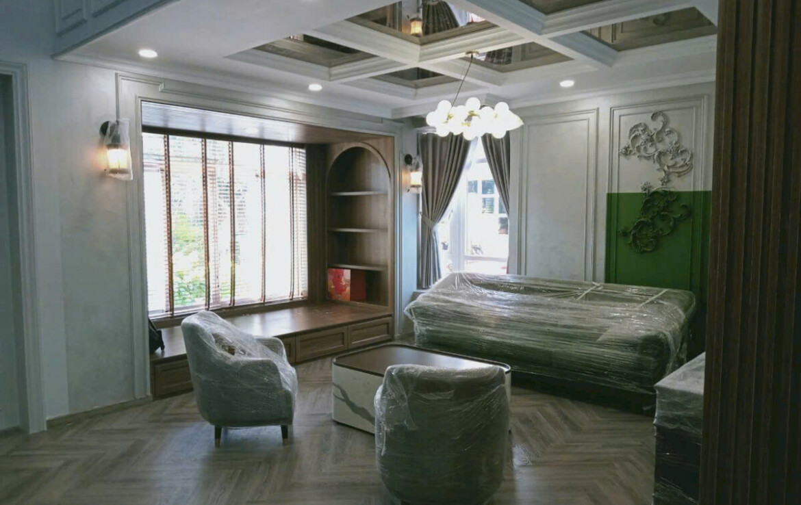 khong gian phong khach nha biet thu ban 1170x738 - Giá mua bán nhà Biệt thự nguyên căn góc Nội khu Phú Gia phường Tân Hưng T11/2025