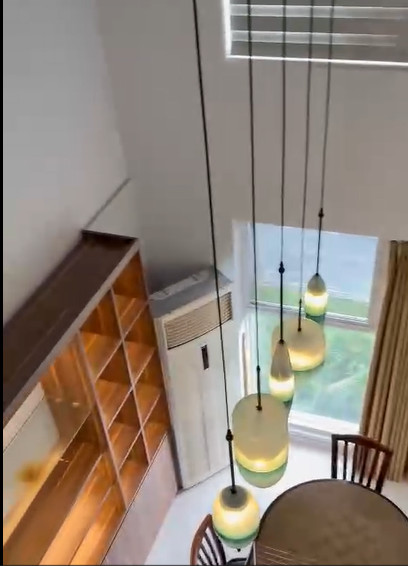 khong gian phong khach - Giá mua bán căn hộ Duplex 4pn tòa P chung cư Happy Valley Premier phường Tân Hưng T11/2025