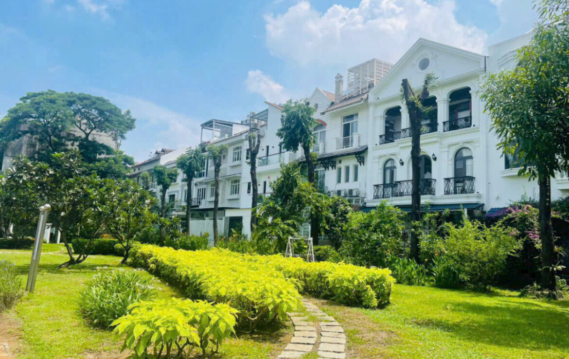 nha biet thu ban lien ke cong vien noi khu 1170x738 - Giá mua bán nhà Biệt thự nguyên căn Nội khu Nam Thiên 1 phường Tân Hưng T11/2025