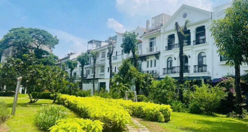 nha biet thu ban lien ke cong vien noi khu 810x430 - Giá mua bán nhà Biệt thự nguyên căn Nội khu Nam Thiên 1 phường Tân Hưng T11/2025