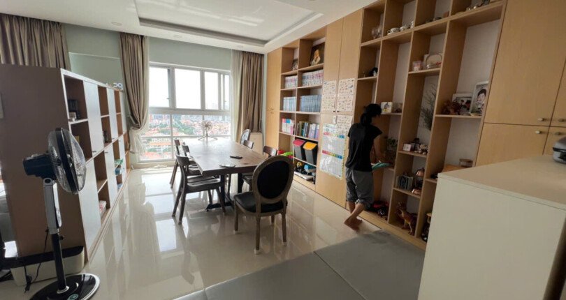 phong an sang trong nhieu cua so 810x430 - Giá mua bán căn hộ 3pn - 135m2 khu R18 chung cư Happy Valley phường Tân Hưng T11/2025