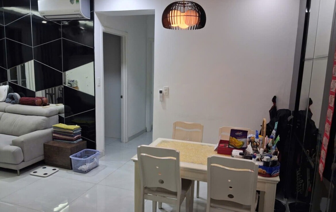 phong khach can ho 1 1170x738 - Giá mua bán căn hộ 2pn tòa D chung cư Green Valley phường Tân Mỹ T122/2025