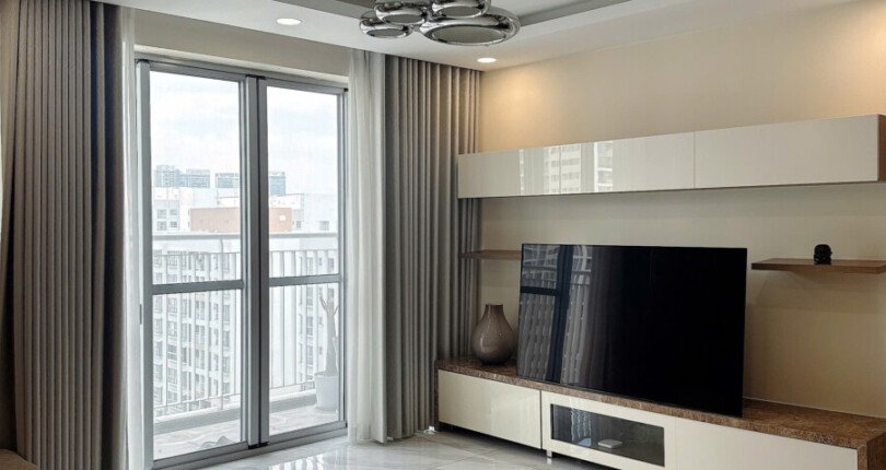 phong khach can ho ban 10 810x430 - Giá mua bán căn hộ 3pn lầu 16 tòa A chung cư Scenic Valley 1 phường Tân Mỹ T11/2025