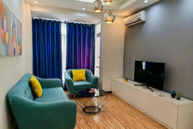 phong khach can ho ban 32 385x258 - Bán căn hộ chung cư Sky Garden 3, 68m2,02pn, tầng cao, giá 5.250 tỷ, đầy đủ nội thất.