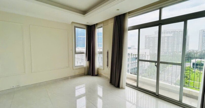 phong khach can ho ban 33 810x430 - Giá mua bán căn hộ Penthouse 244m2 tòa M chung cư Star Hill phường Tân Mỹ T11/2025