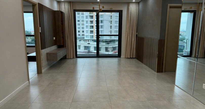 phong khach can ho ban 34 810x430 - Giá mua bán căn hộ 3pn chung cư The Antonia phường Tân Mỹ T11/2025