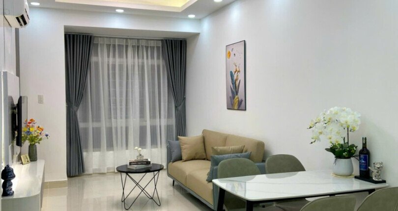 phong khach can ho ban 41 810x430 - Bán căn hộ chung cư Sky Garden 3, 03pn, giá 5.450 tỷ, nhà đang có hợp đồng thuê 18tr/tháng.