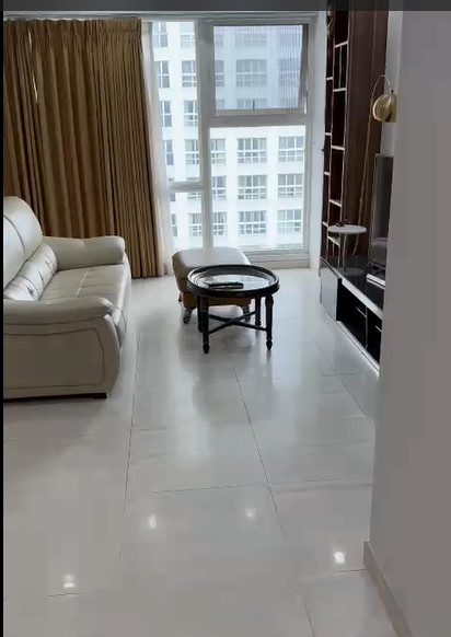 phong khach can ho ban 47 - Giá mua bán căn hộ Duplex 4pn tòa P chung cư Happy Valley Premier phường Tân Hưng T11/2025