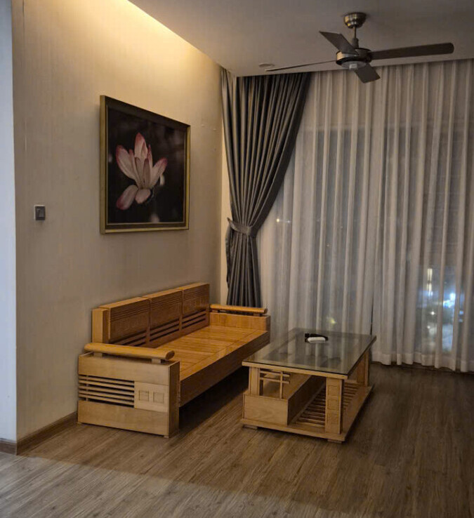 phong khach can ho ban 5 675x738 - Giá mua bán căn hộ 2pn lầu 6 chung cư Phú Mỹ Vạn Phát Hưng phường Tân Mỹ T11/2025