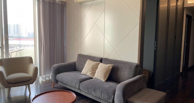 phong khach can ho ban 52 810x430 - Bán căn hộ chung cư Grand View, 118m2, view sông , 03pn, giá 12,5 tỷ, nhà đang có hợp đồng thuê ổn định.