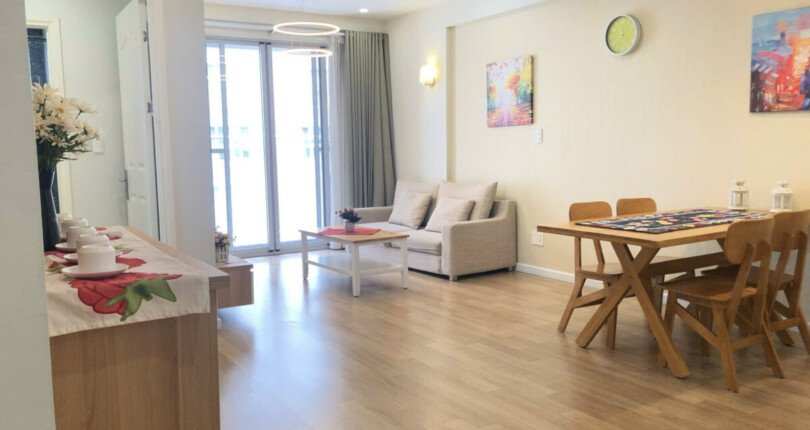 phong khach can ho can ban 7 810x430 - Cho thuê căn góc chung cư Scenic Valley 1, 02pn, giá 19tr/tháng, đầy đủ nội thất, view nội khu.