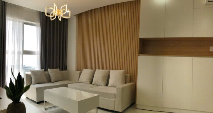 phong khach can ho can ban 810x430 - Bán căn hộ chung cư Scenic Valley 2, diện tích 77m2, giá 7.350 tỷ,căn hộ đầy đủ nội thất